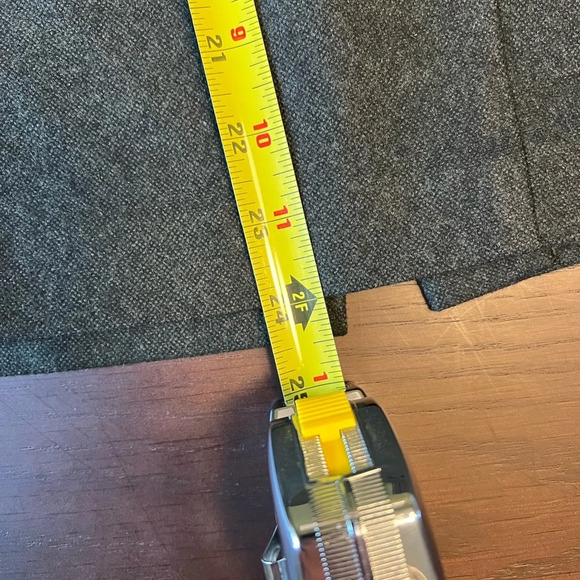 Ann Taylor pencil skirt. Size 6. - Picture 6 of 8